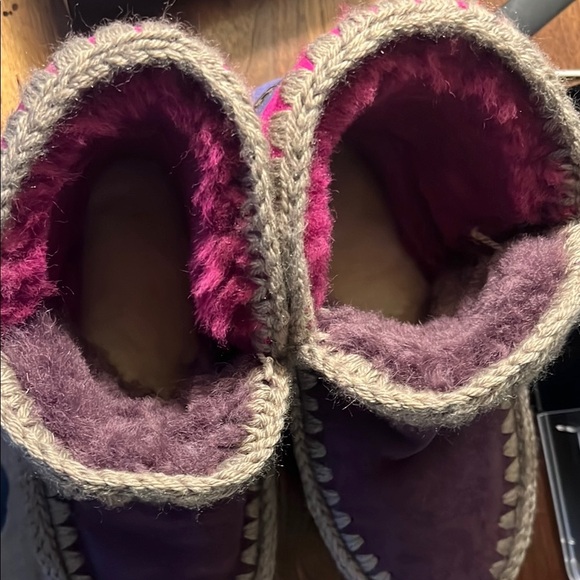 MOU Purple and Pink Shearling Moccasins, NWOB, size 9-10 (read desc) - Picture 10 of 11
